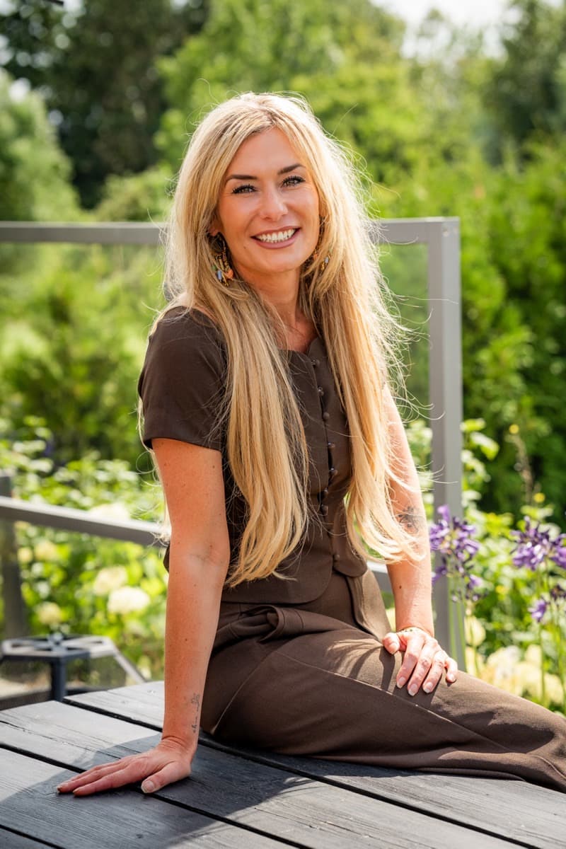 Melanie de Jong, Hypnotherapeut